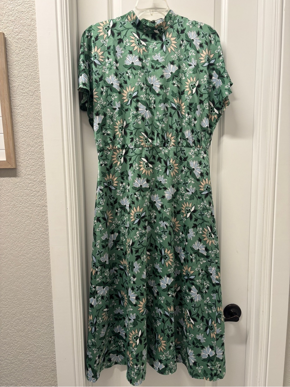 Ann Taylor Green Floral Midi Dress- Size 6 - Picture 2 of 4